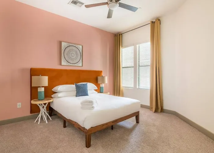 Modern 2br Cozysuites Town Waterfront! Apartment Tempe