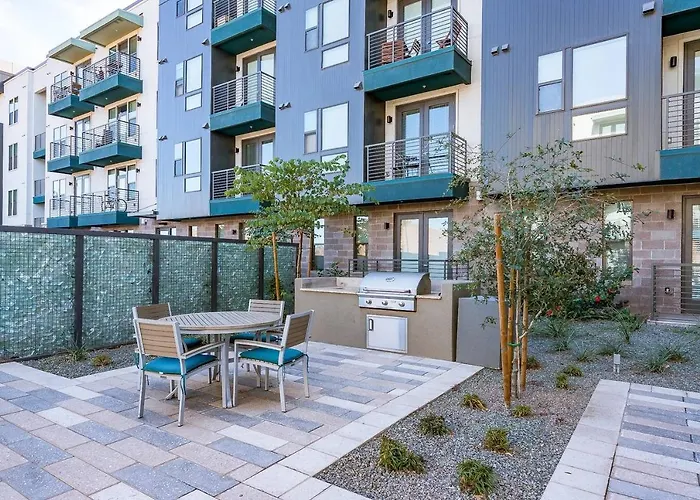 Modern 2br Cozysuites Town Waterfront! Apartment Tempe