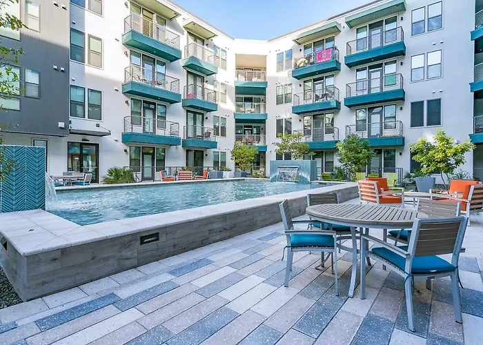 Modern 2br Cozysuites Town Waterfront! *