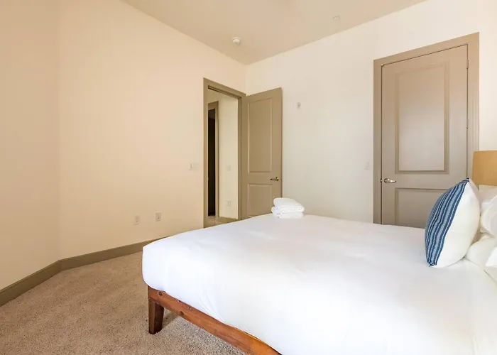 Apartment Modern 2br Cozysuites Town Waterfront! Tempe