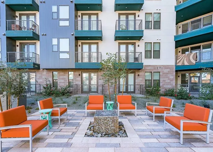 Modern 2br Cozysuites Town Waterfront! Apartment *